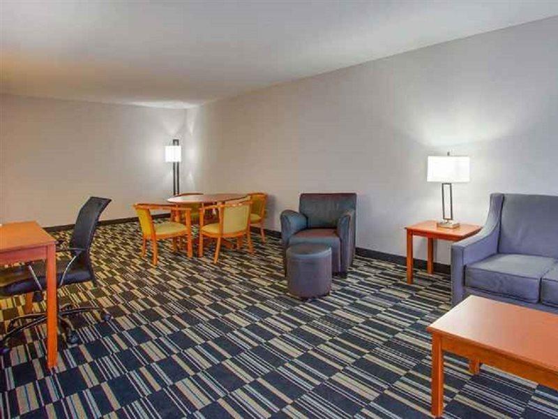 Fairfield Inn & Suites By Marriott Virginia Beach/Norfolk Airport Bagian luar foto